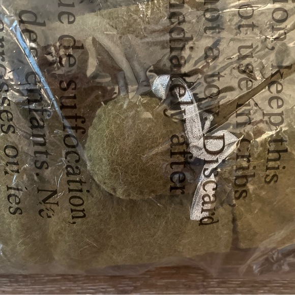 Arcadia Home Gathered Christmas Tree Skirt in Chartreuse Green-55” Wool Felt NWT - Picture 3 of 4